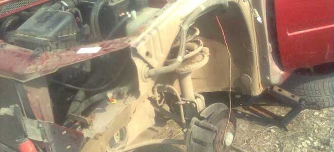 Снимаем переднее крыло Lada Kalina