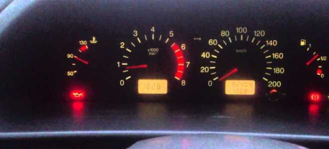 Почему горит лампочка давления масла на ВАЗ 2114/2115: причины и решения