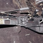 Снимаем корпус облицовки тоннеля пола