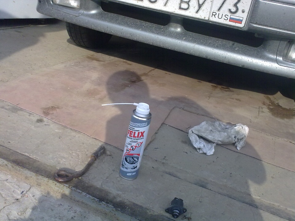 Чистка заслонки в автомобиле ВАЗ