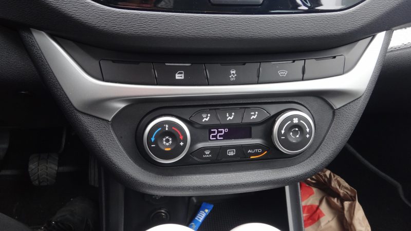 Кросс-универсал Lada Vesta: интерьер