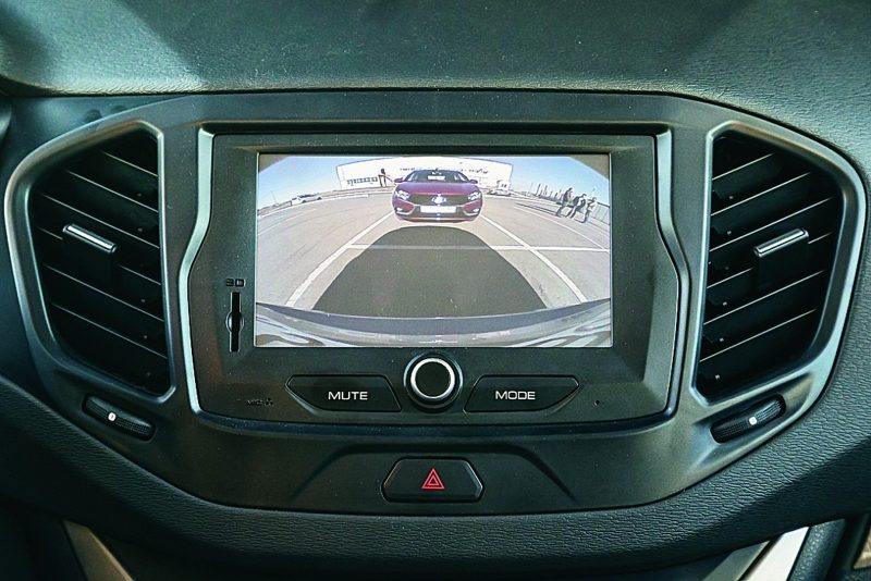 Кросс-универсал Lada Vesta: интерьер
