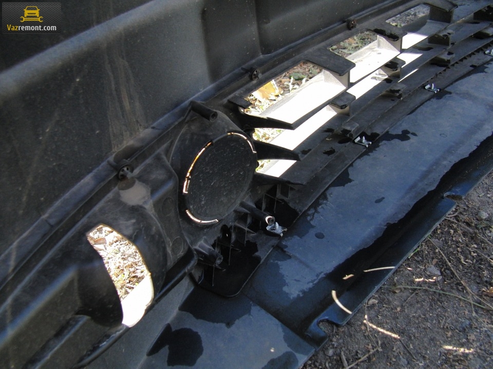 Снимите заглушки и на их место прикрутите противотуманные фары