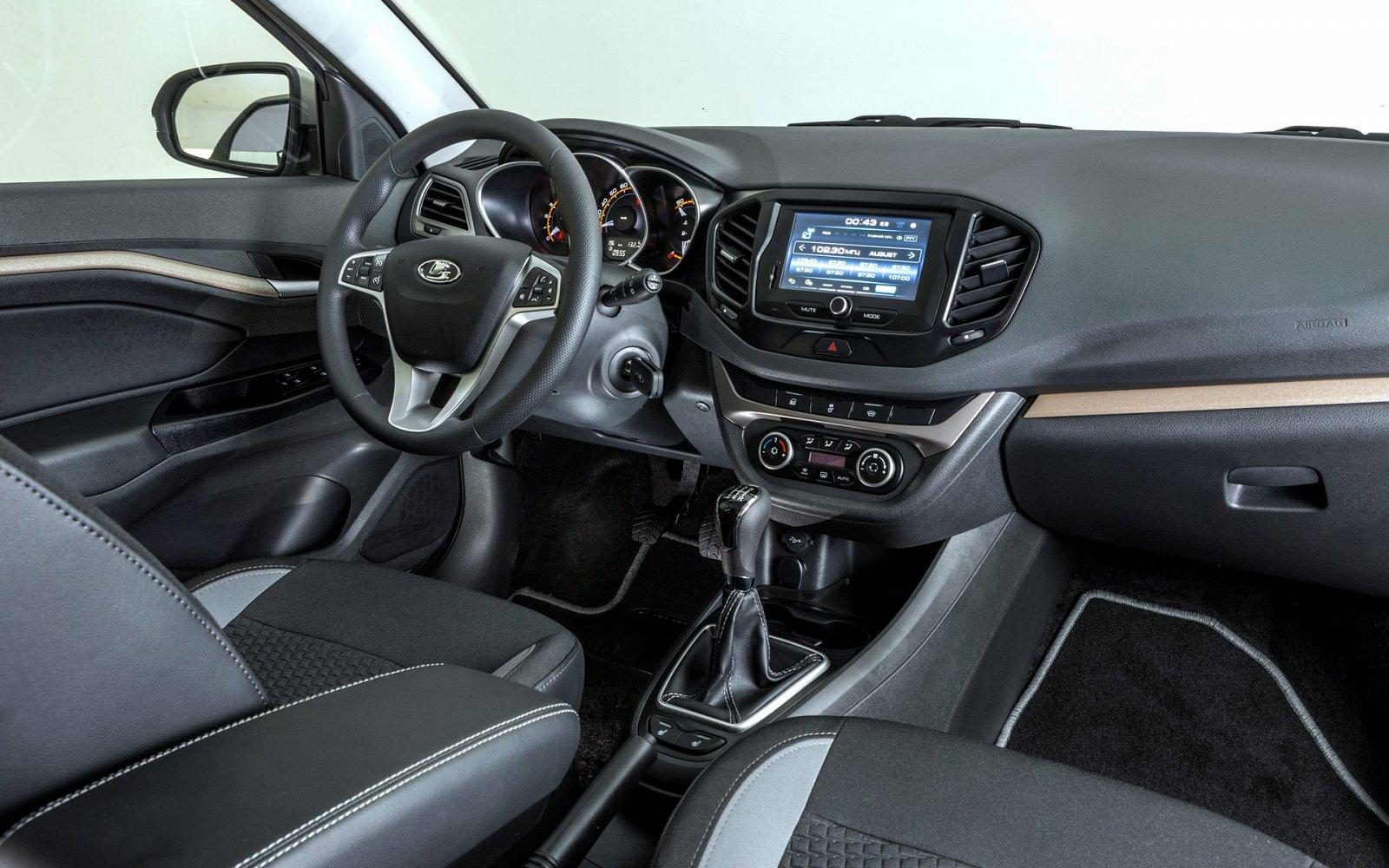 Кросс-универсал Lada Vesta: интерьер