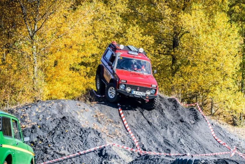 Автомобиль - легенда: юбилейная LADA 4х4 ''Камуфляж''